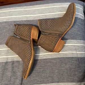 Lucky brand booties size 10